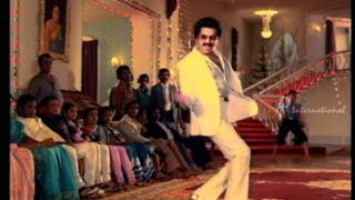 Varudhu Varudhu