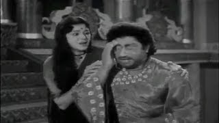 Aarambam Avathu Pennukkulle