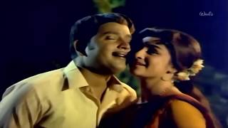 Kaadhal Kaadhal Endru Pesa